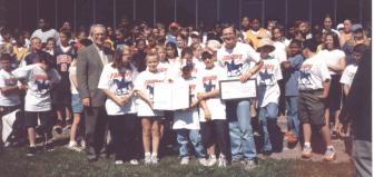 Rep. Readshaw and the students at the Cyclorama Center.  Click for a larger image.